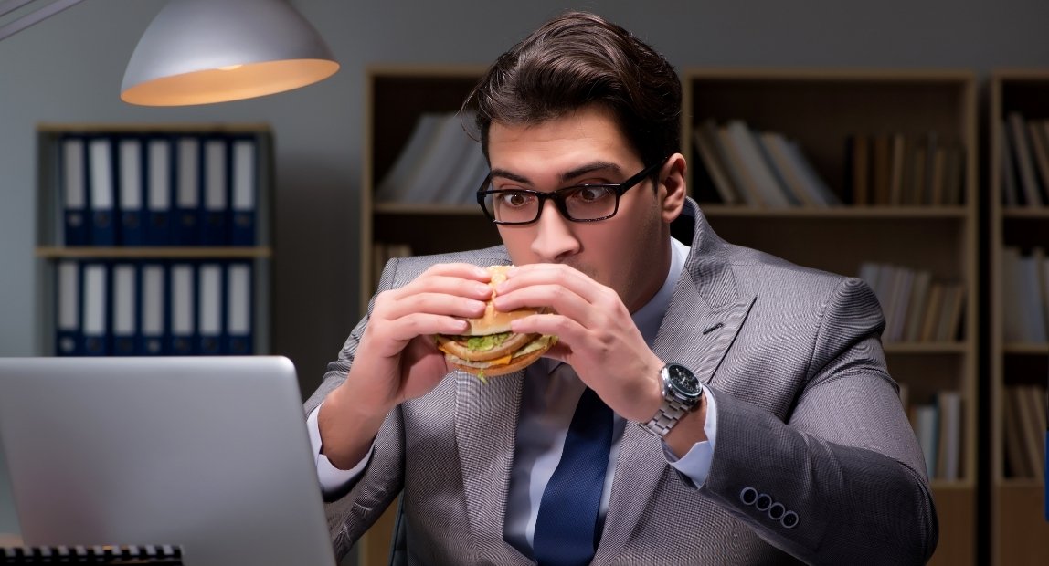 Fame nervosa da rientro: perché lo stress modifica l’appetito e come ritrovare un ritmo regolare Fame nervosa da rientro: perché lo stress modifica l’appetito e come ritrovare un ritmo regolare